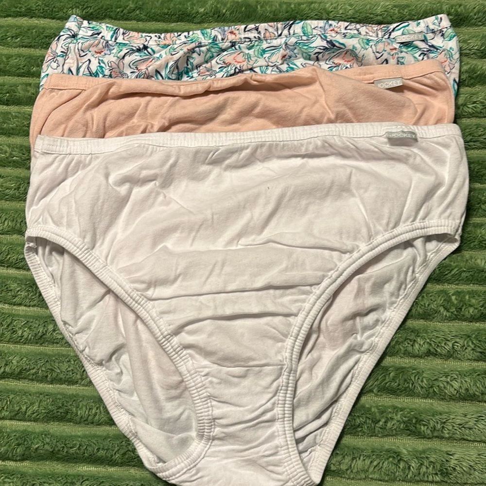 Jockey BUNDLE of three Size 9 panties washed/dried but never worn